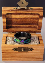Load image into Gallery viewer, Floral Leaf Design Carbon Fiber Ring