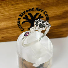 Load image into Gallery viewer, Paw Print Memorial Ring

