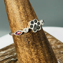 Load image into Gallery viewer, Paw Print Memorial Ring
